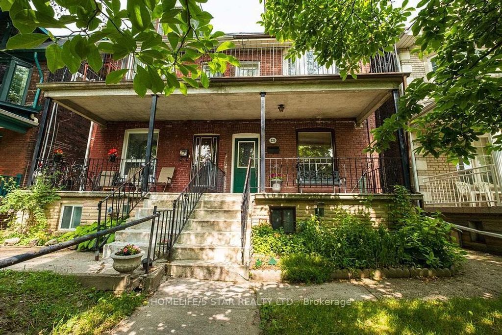 Photo of 225 GRACE Street, Toronto, ON M6G 3A7 (MLS # C13415878)
