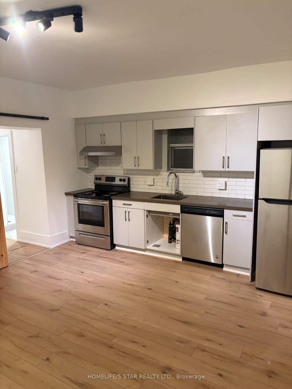 Photo of 225 GRACE Street, Toronto, ON M6G 3A7 (MLS # C13415878)