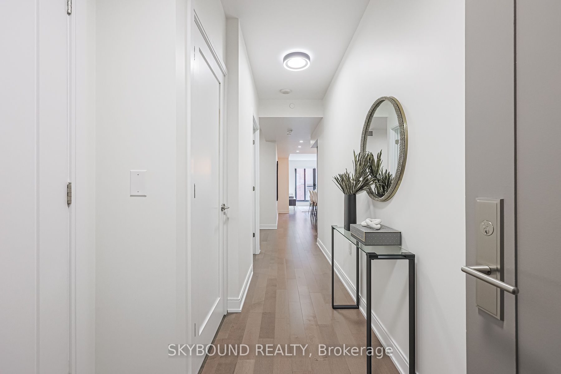 55 Front Street E 323