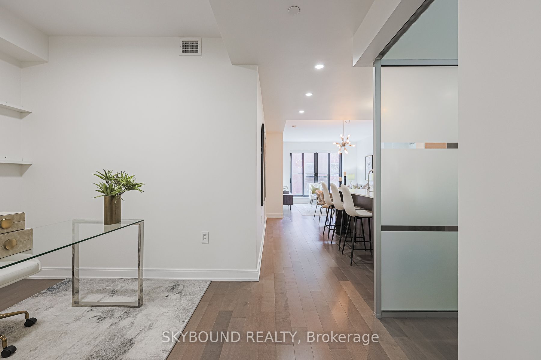 55 Front Street E 323