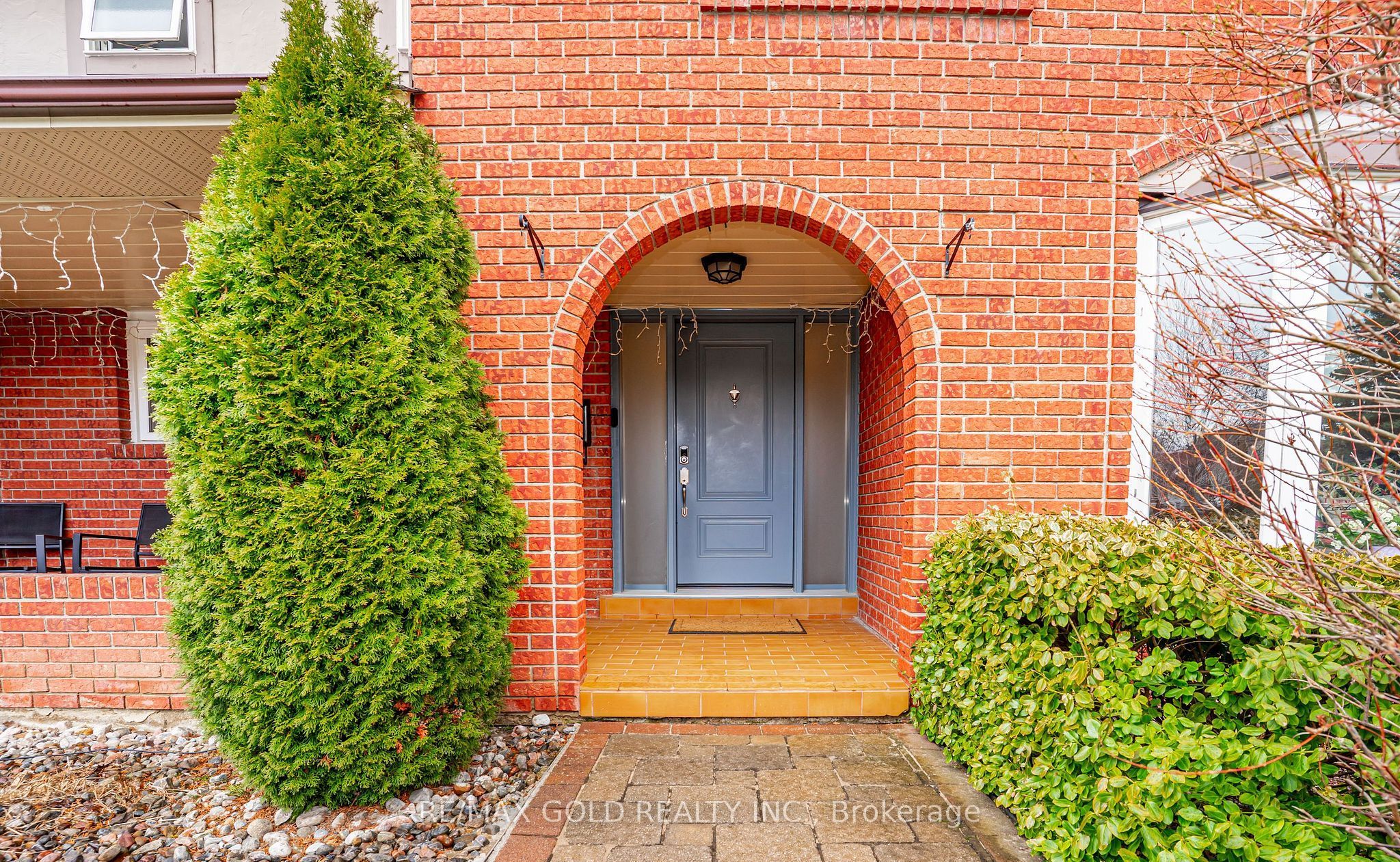 8 Oldham Crescent