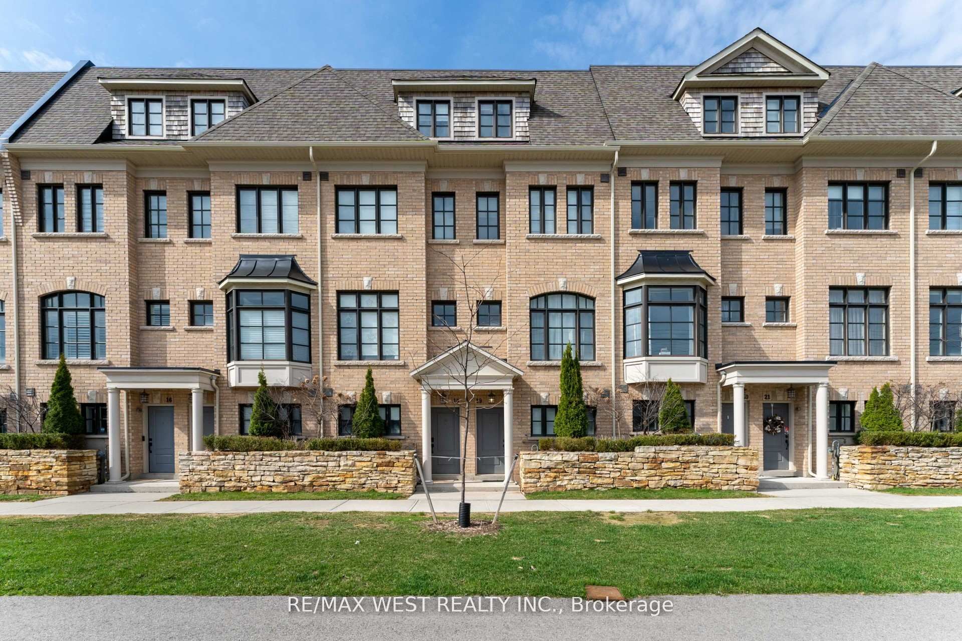 2172 Trafalgar Road 19