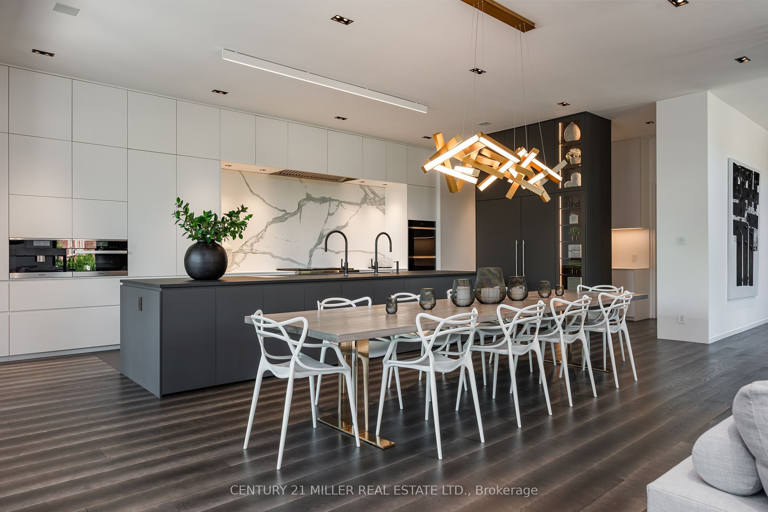 1239 Sedgewick Crescent