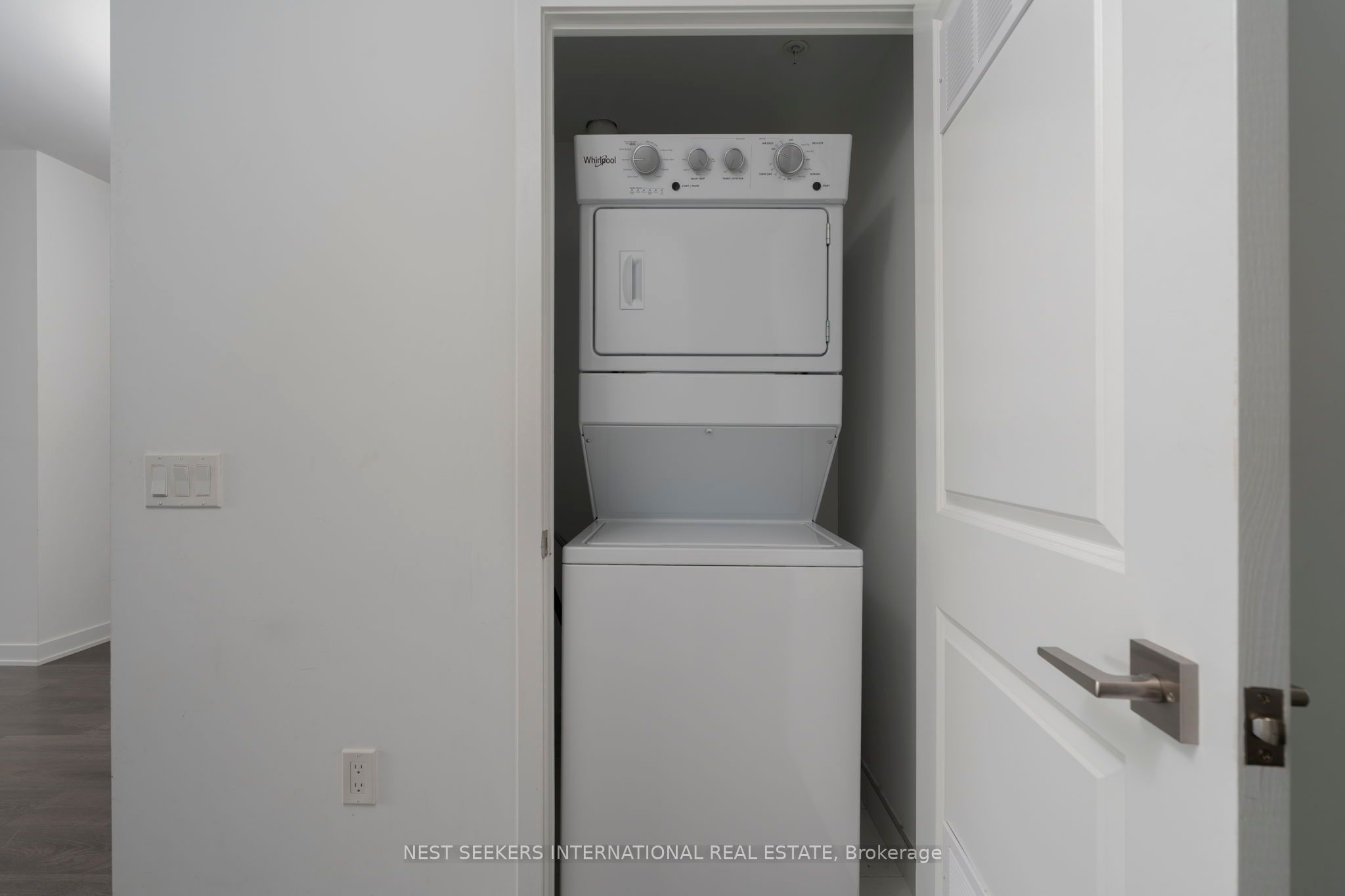 85 Oneida Crescent 303