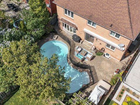 1418 Silversmith Drive Oakville ON L6M 2X3