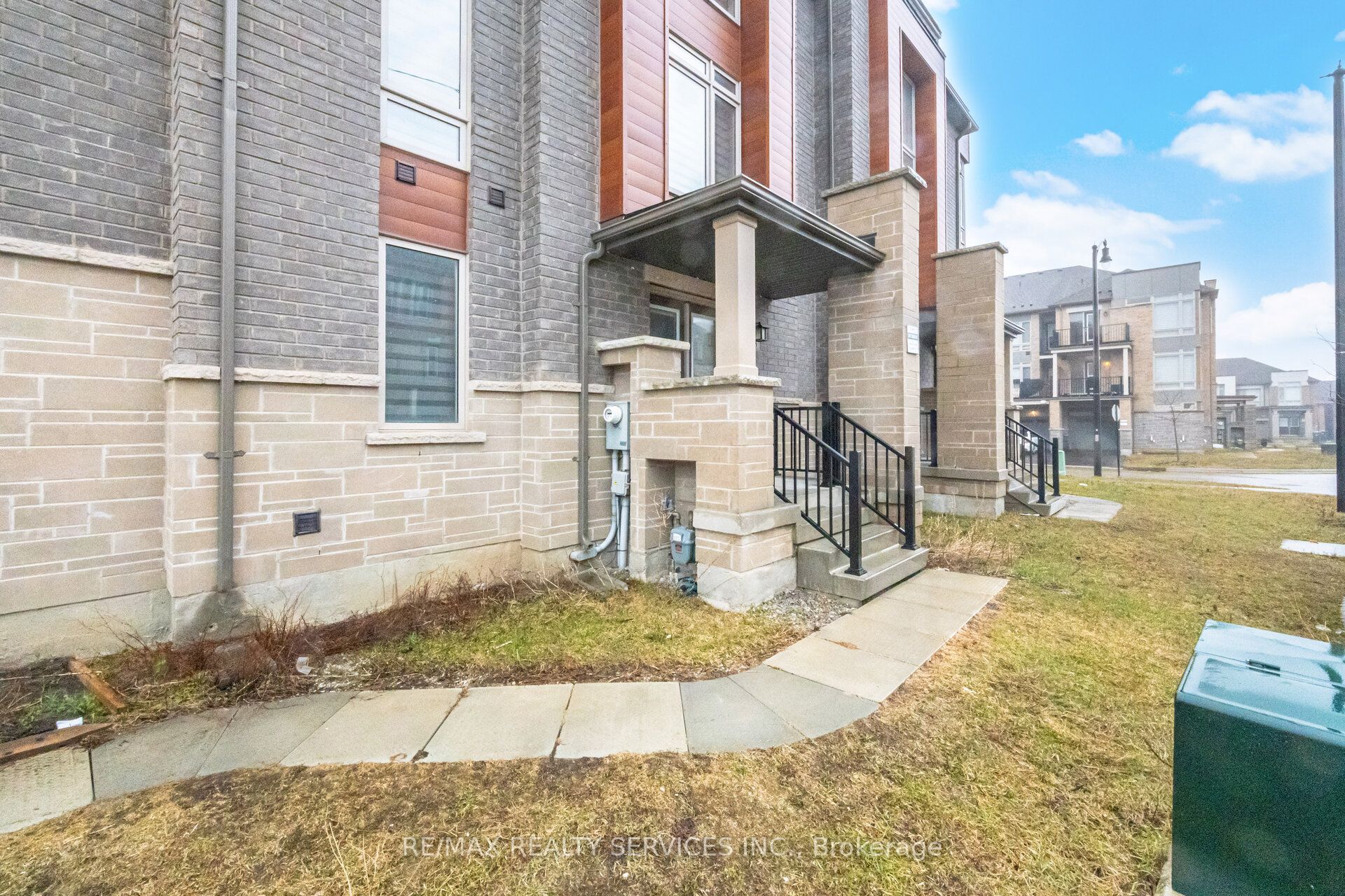 68 Donald Ficht Crescent