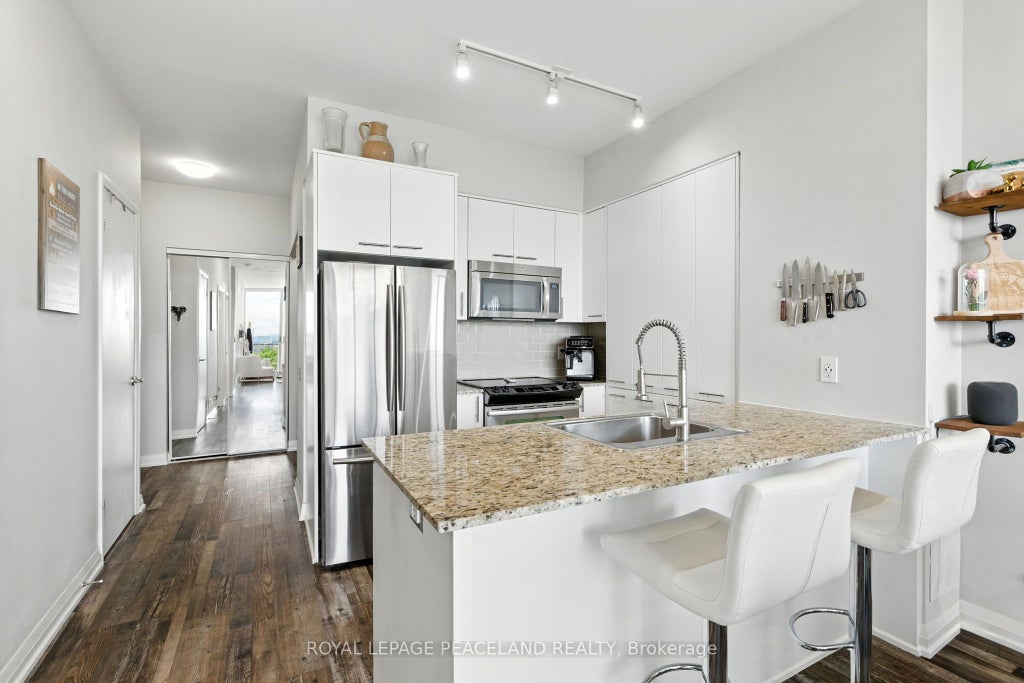 Photo of 1 Valhalla Inn Road #2101, Toronto, ON M9B 1S9 (MLS # W13530862)