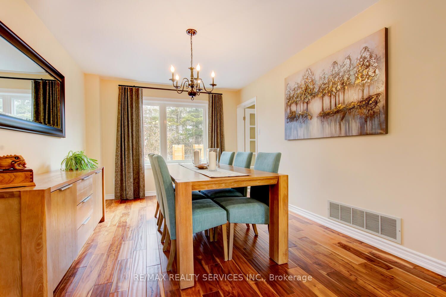 28 Chickadee Crescent