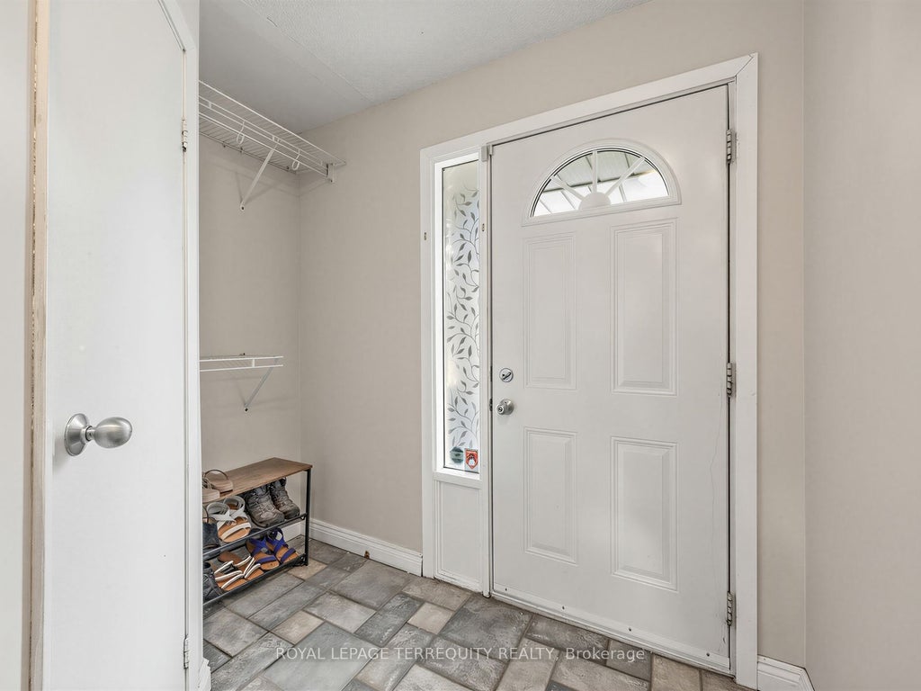 Photo of 1330 Trowbridge Drive #19, Oshawa, ON L1G 7L1 (MLS # E13698820)