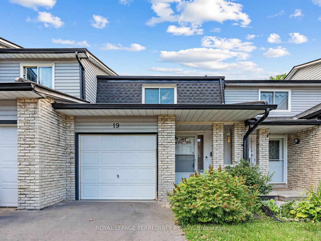 Photo of 1330 Trowbridge Drive #19, Oshawa, ON L1G 7L1 (MLS # E13698820)