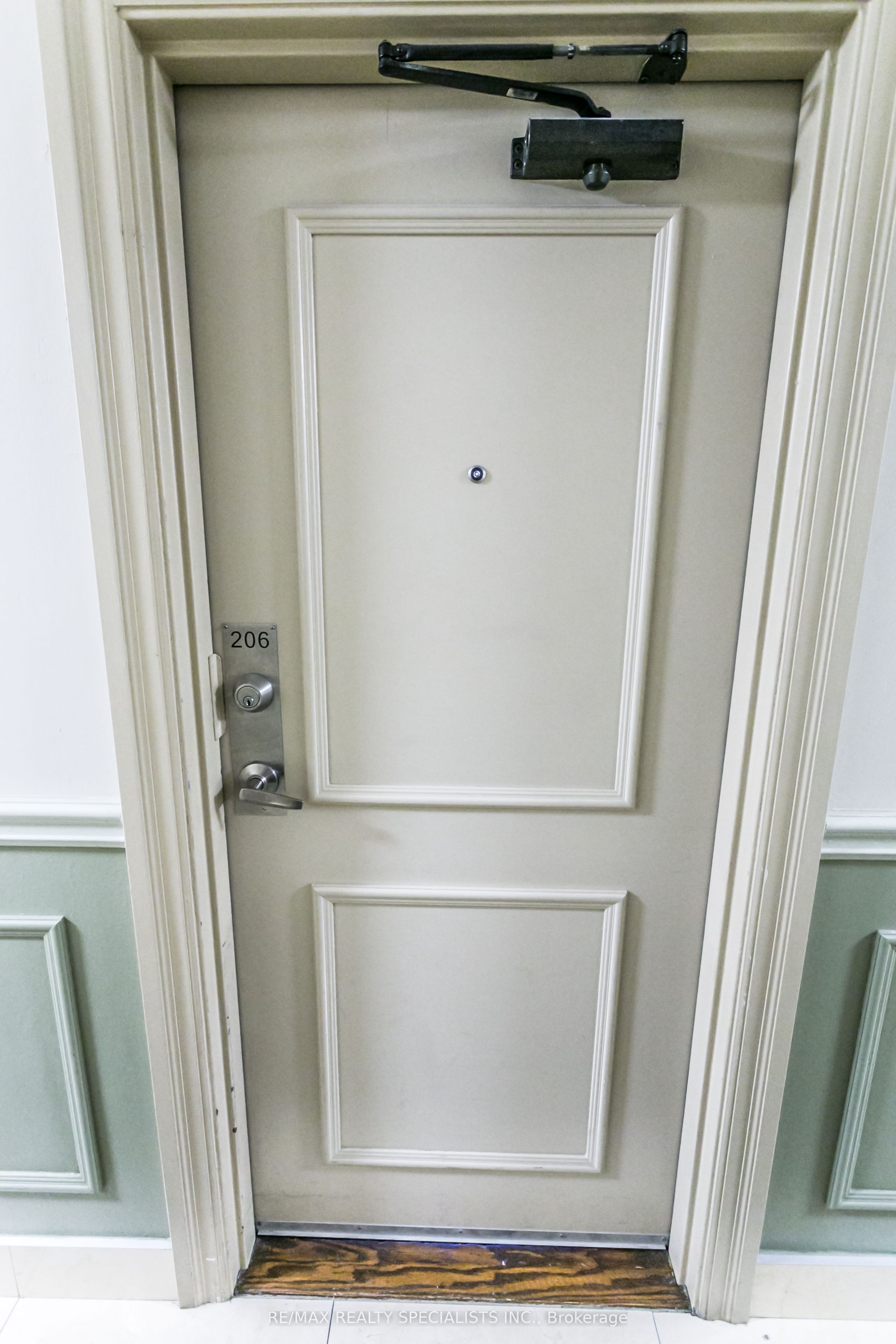 1615 Bloor Street E 206