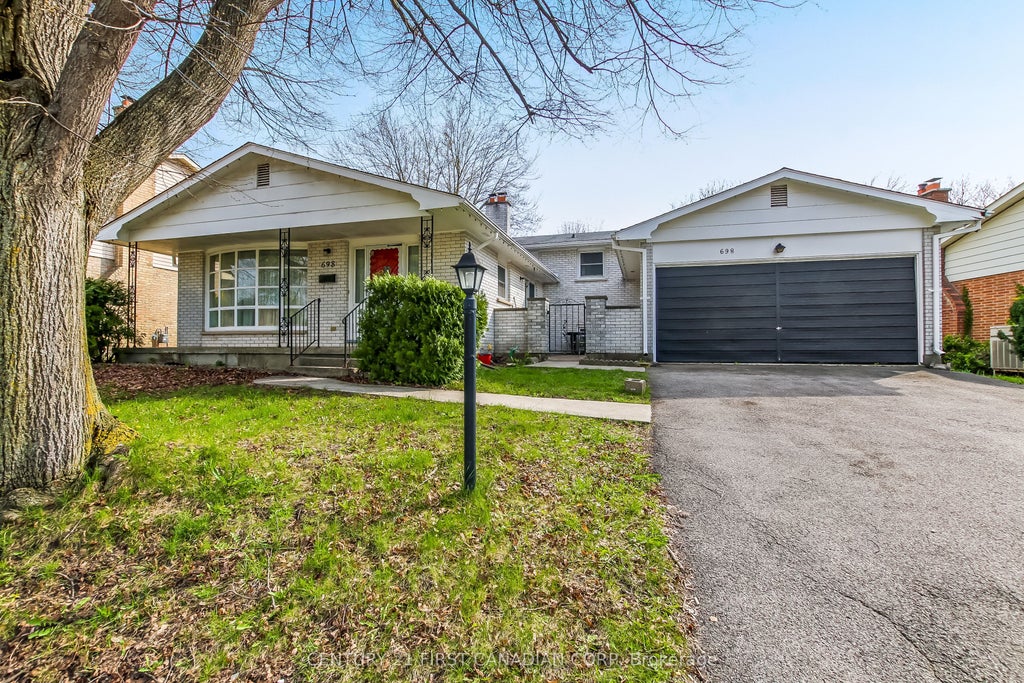 Photo of 698 Chiddington Avenue, London South, ON N6C 2W8 (MLS # X14027064)