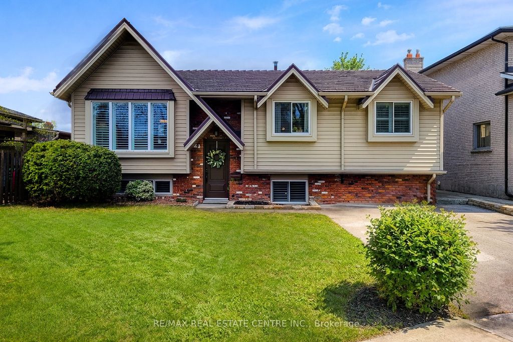 Photo of 2 Ashwood Court, Hamilton, ON L8E 3E1 (MLS # X12917408)