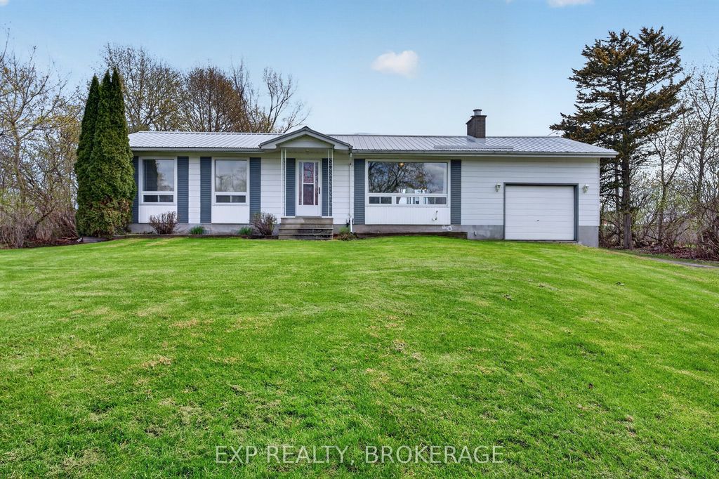 Photo of 29 HILLCREST Street, Frontenac Islands, ON K0H 2Y0 (MLS # X13080700)