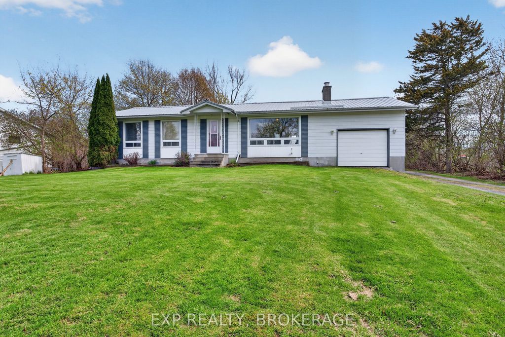 Photo of 29 HILLCREST Street, Frontenac Islands, ON K0H 2Y0 (MLS # X13080700)