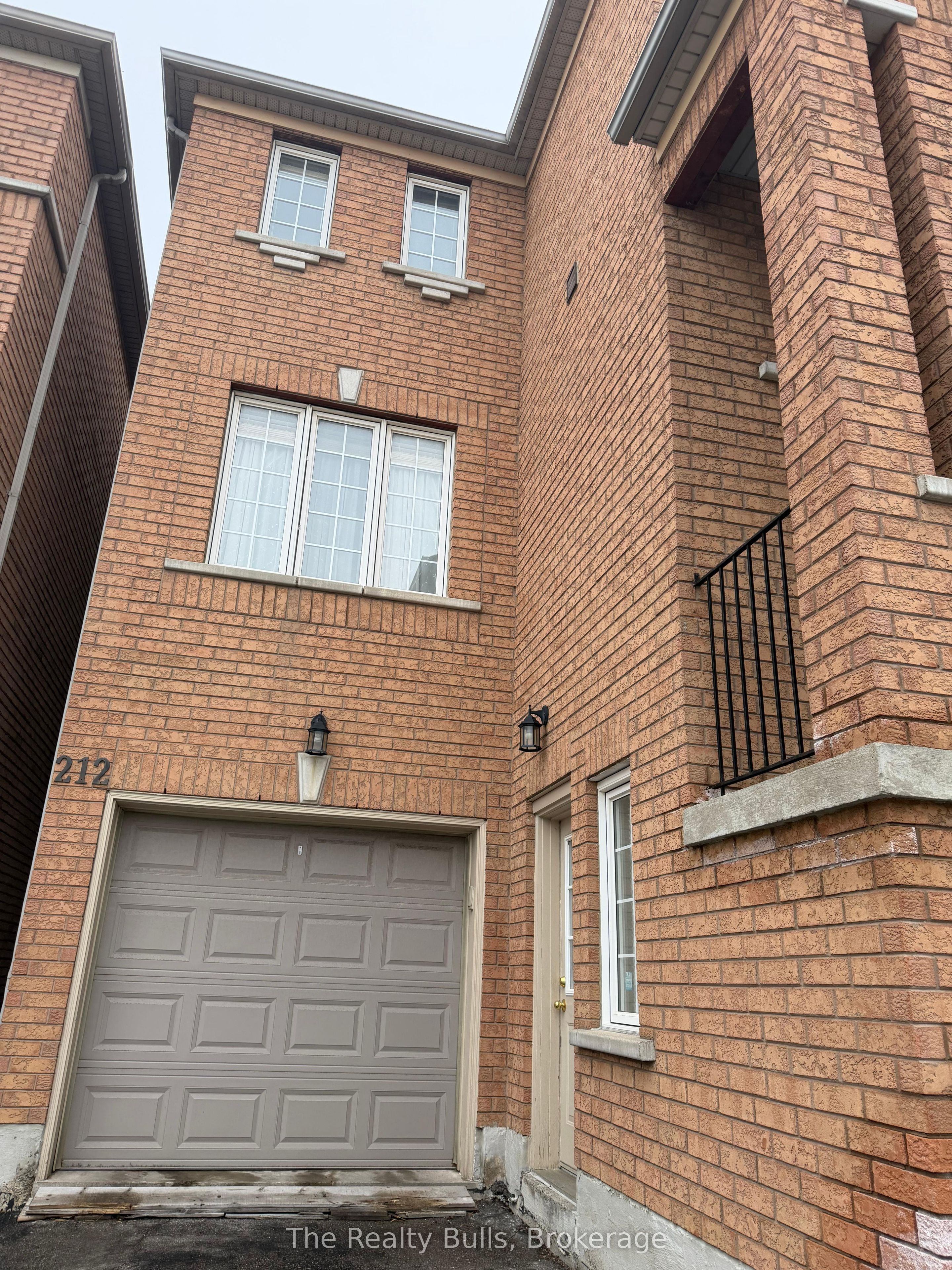 212 Yellowood Circle