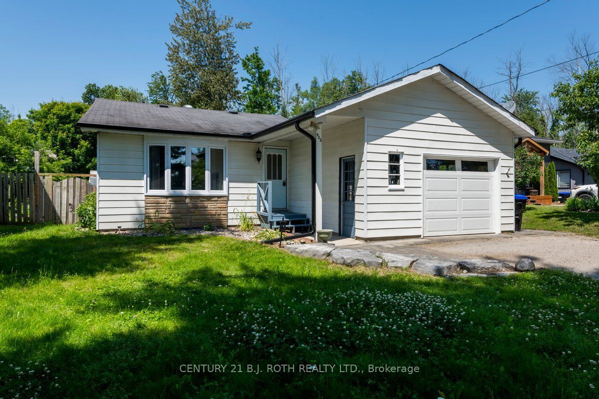 Photo 1 of 26 — 922 Elizabeth Avenue, Innisfil, ON L0L 1W0