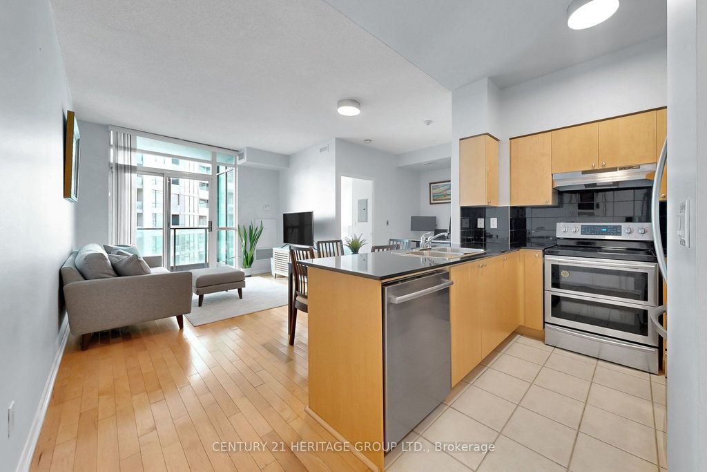 Photo of 231 Fort York Boulevard #2713, Toronto, ON M5V 1B2 (MLS # C13109190)