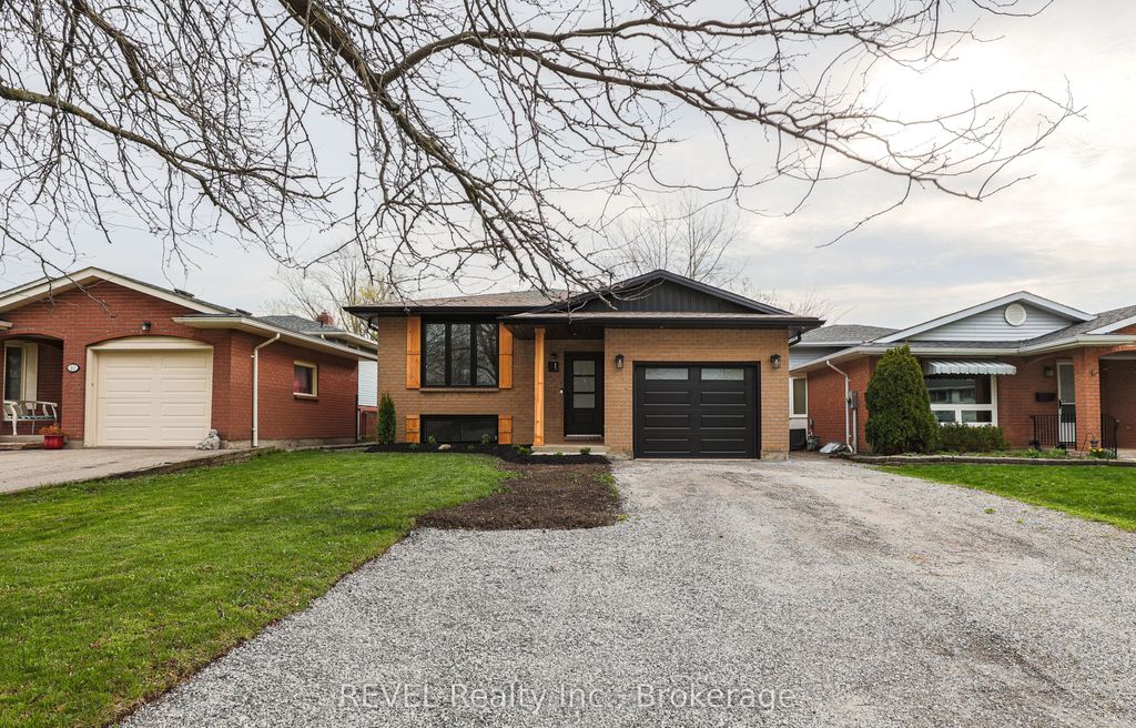 Photo of 12 Andrea Drive, St. Catharines, ON L2S 3N7 (MLS # X13016928)