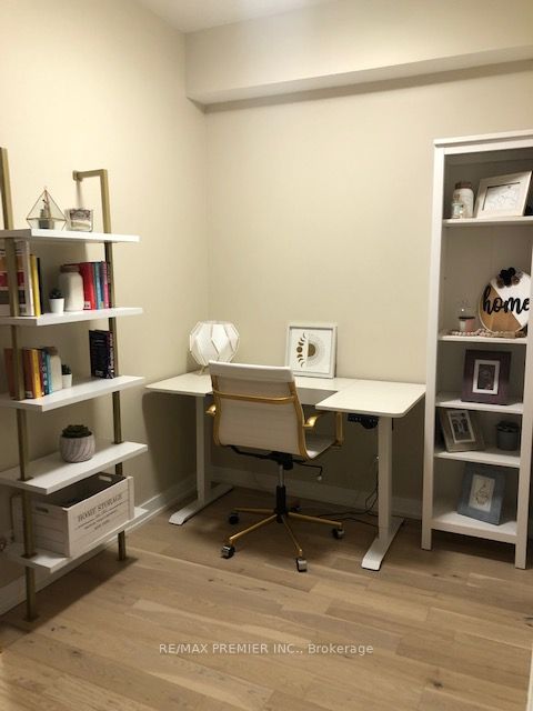 2212 Lake Shore Boulevard W 4210