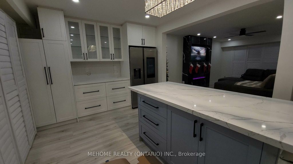 Photo of 7 Merrydrew Court, Mississauga, ON L5M 1W6 (MLS # W12706156)