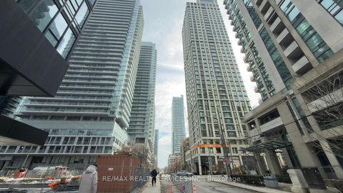 110 Broadway Avenue 2710 S Toronto ON M4P 1V7
