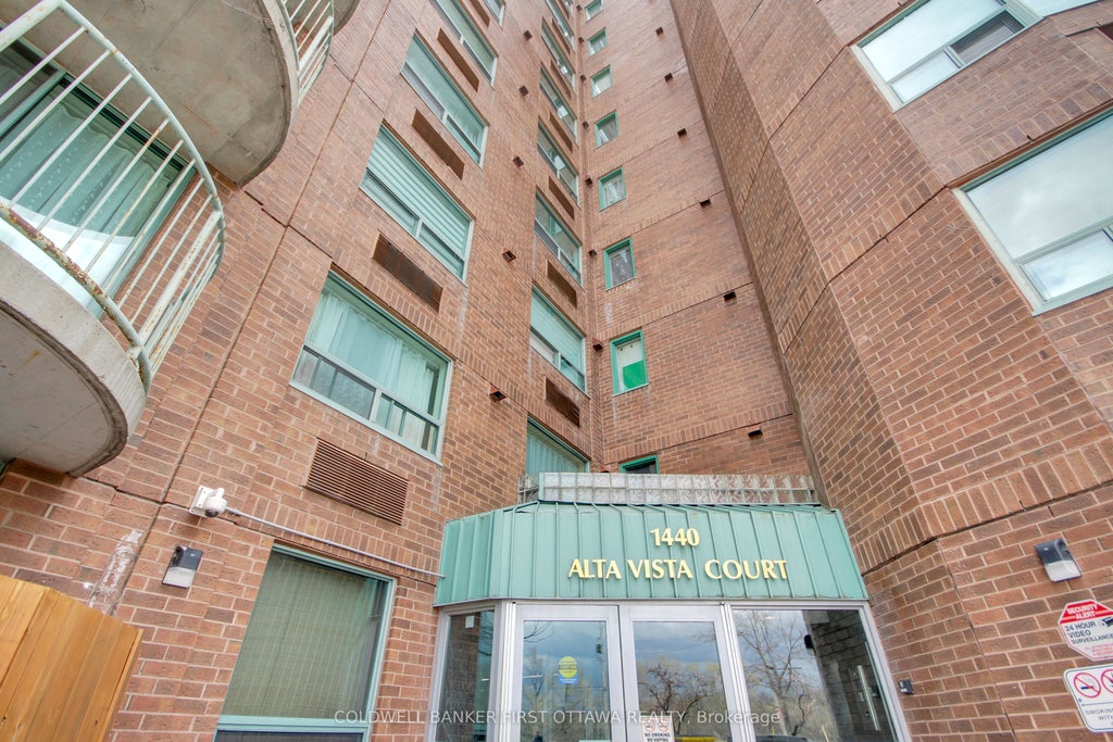Photo of 1440 Heron Road #811, Hunt Club - South Keys and Area, ON K1V 0X2 (MLS # X13091018)