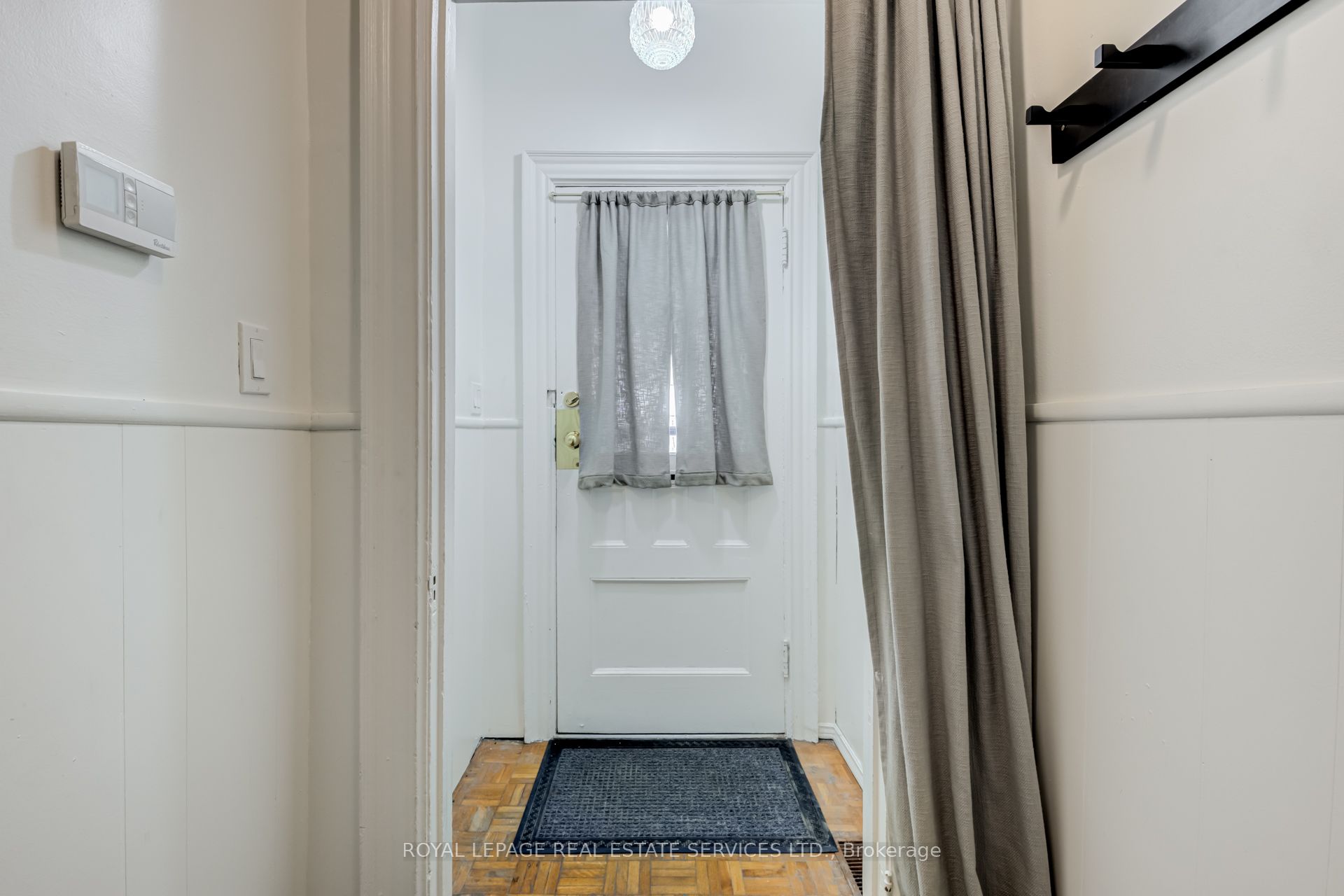 1239 College Street 2nd Flr