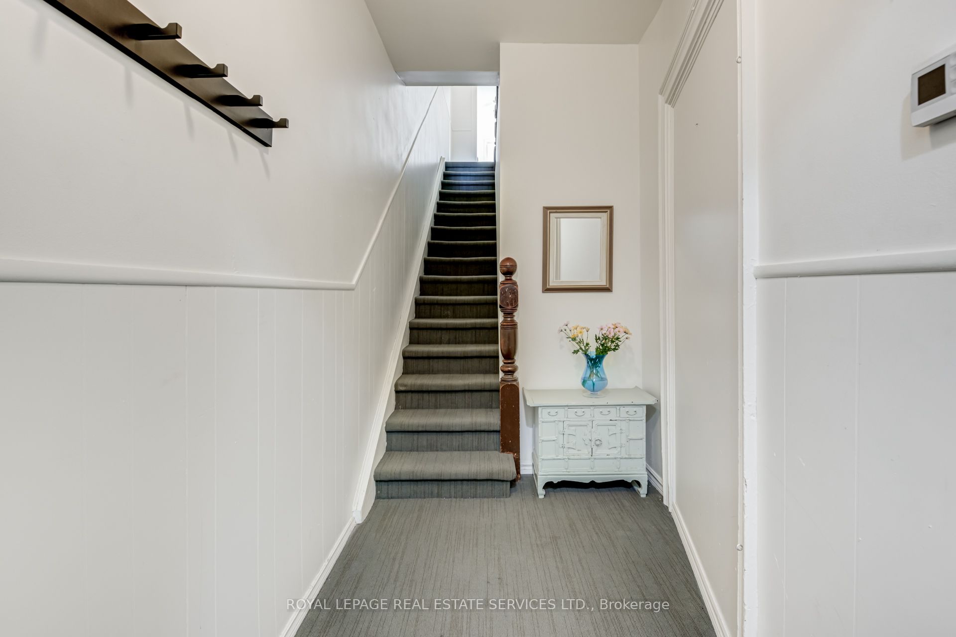 1239 College Street 2nd Flr