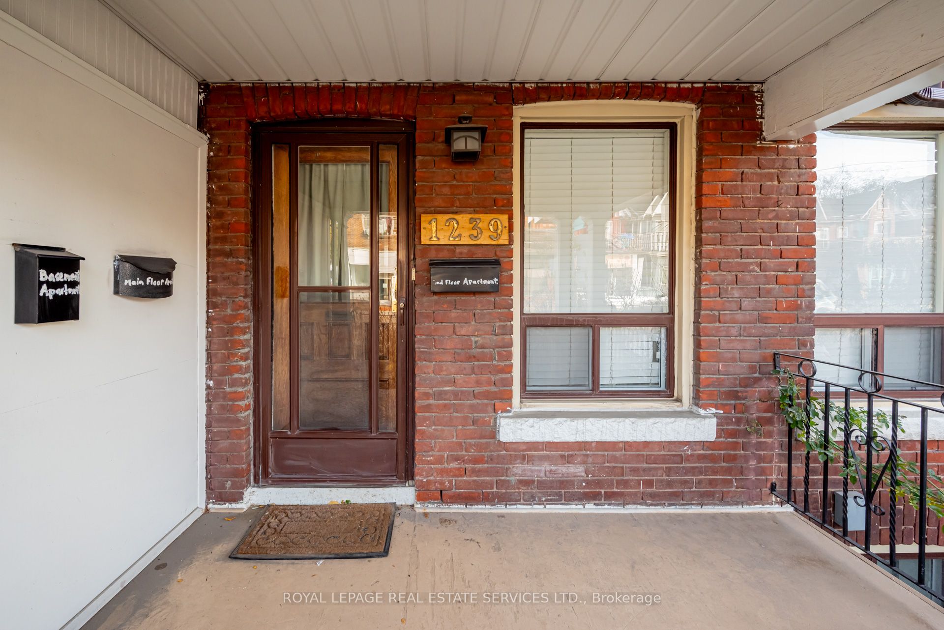 1239 College Street 2nd Flr