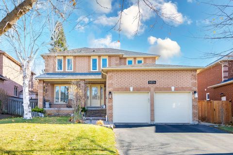 1074 Bradbury Chase Mississauga ON L5V 1J7