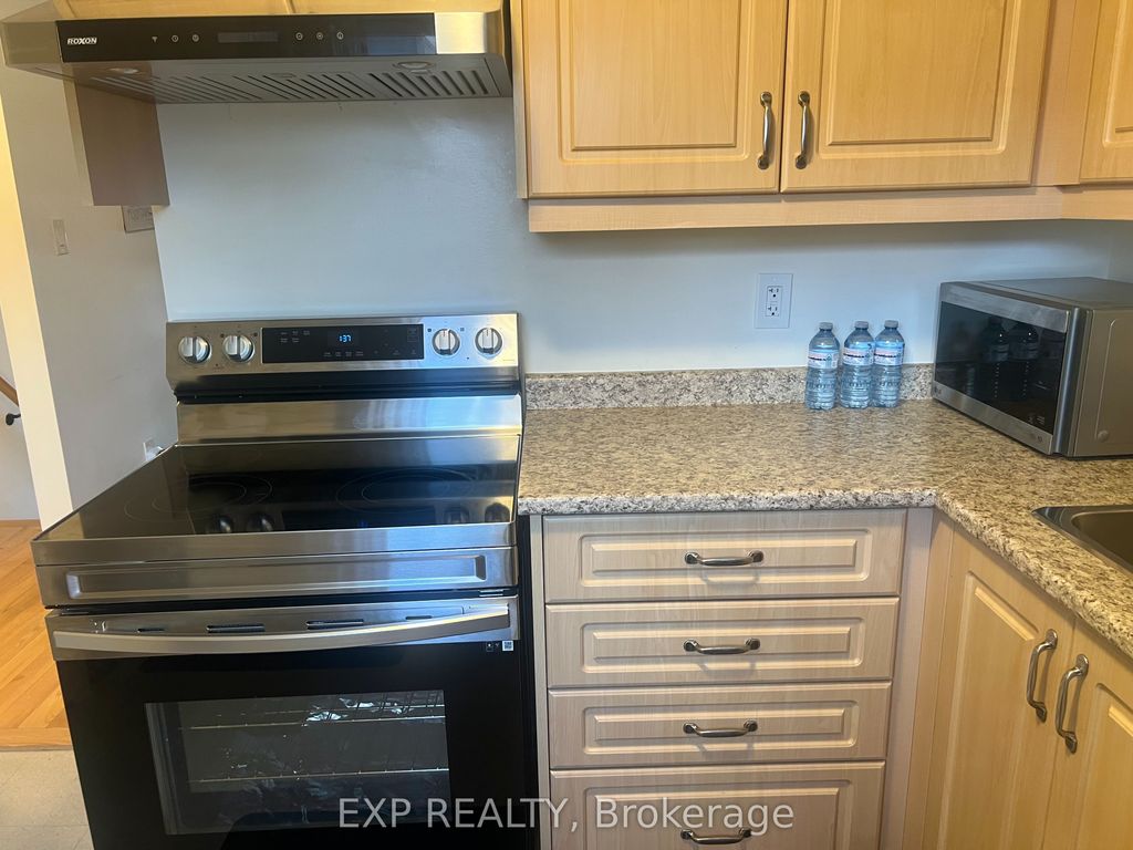 Photo of 19 Darras Court, Brampton, ON L6T 1W7 (MLS # W12549826)