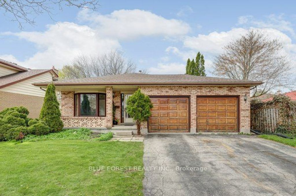 Photo of 224 N Conway Drive N, London South, ON N6E 3J5 (MLS # X13079564)