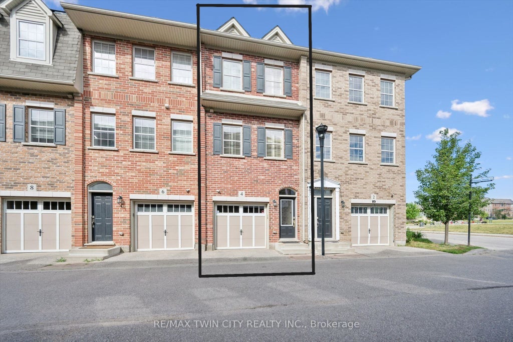 Photo of 4 Cheltenham Mews, Kitchener, ON N2H 0B2 (MLS # X14034618)