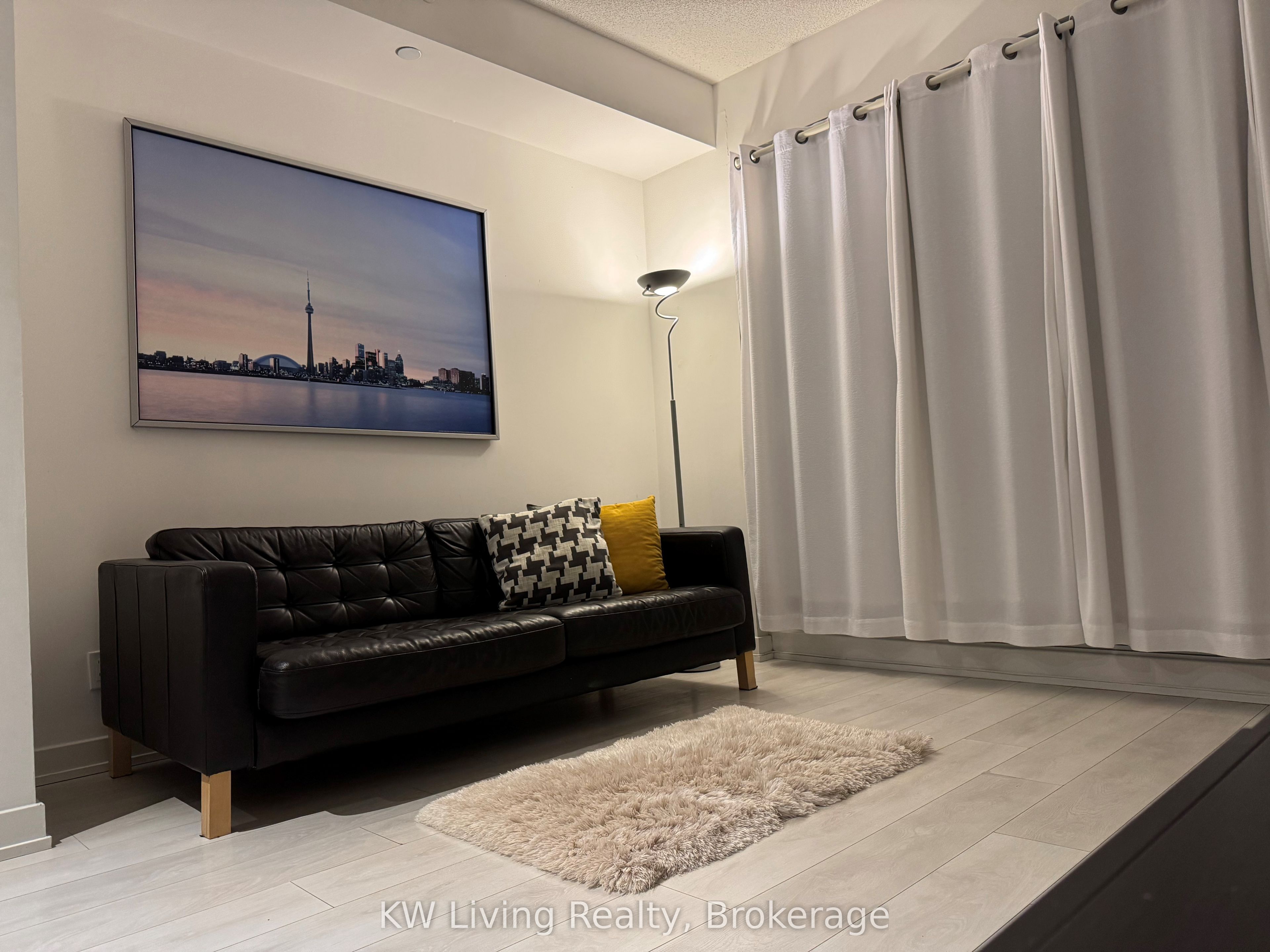 2220 Lakeshore Boulevard W 1501