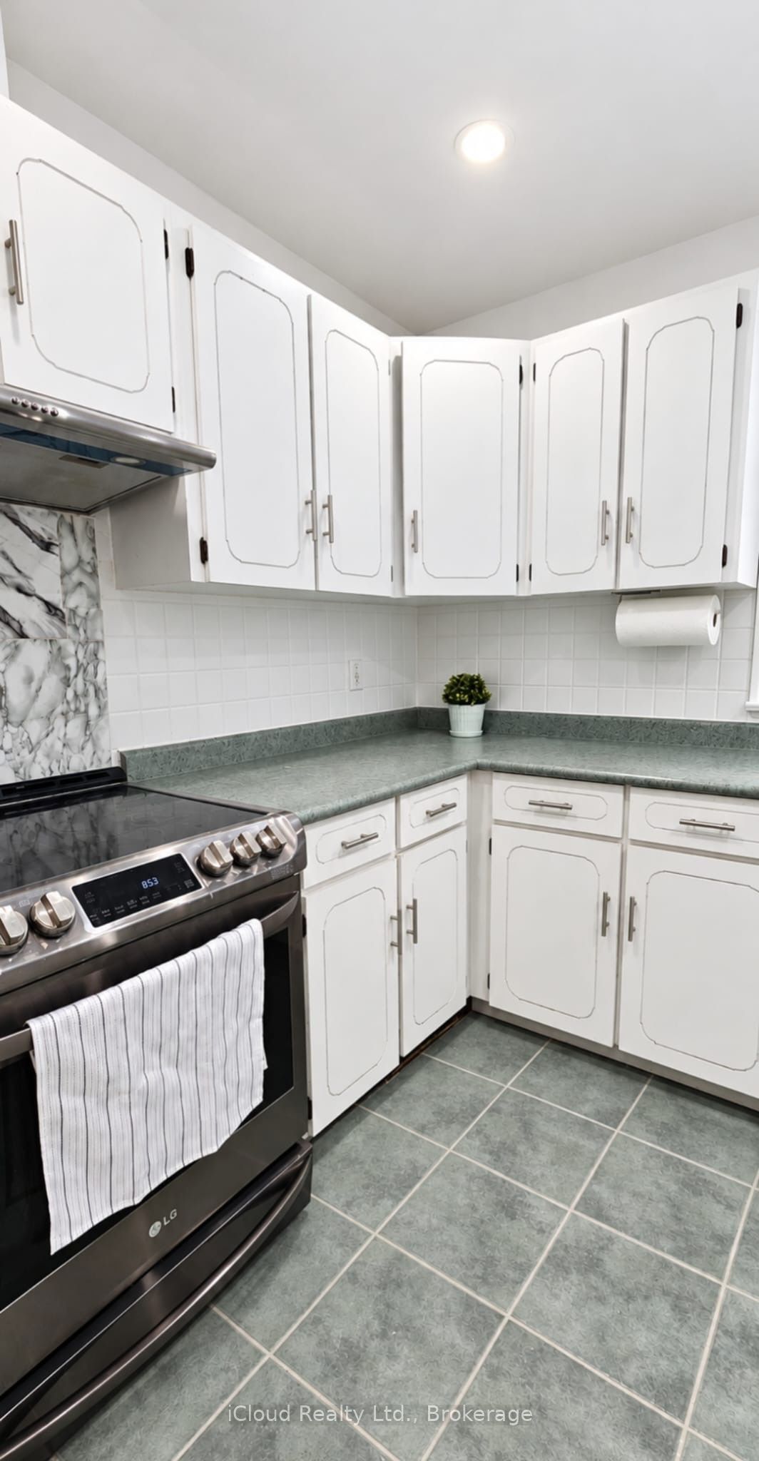 27 Inchcliffe Crescent Upper