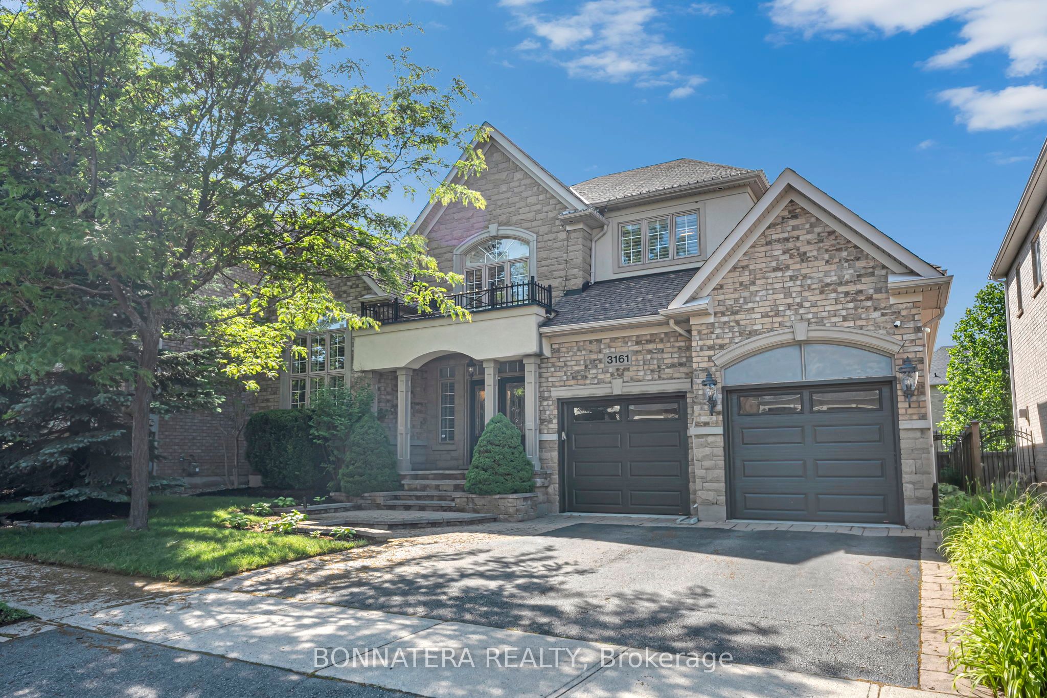 3161 Saddleworth Crescent