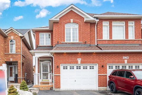 5965 Stonebriar Crescent Mississauga ON L5V 2T9