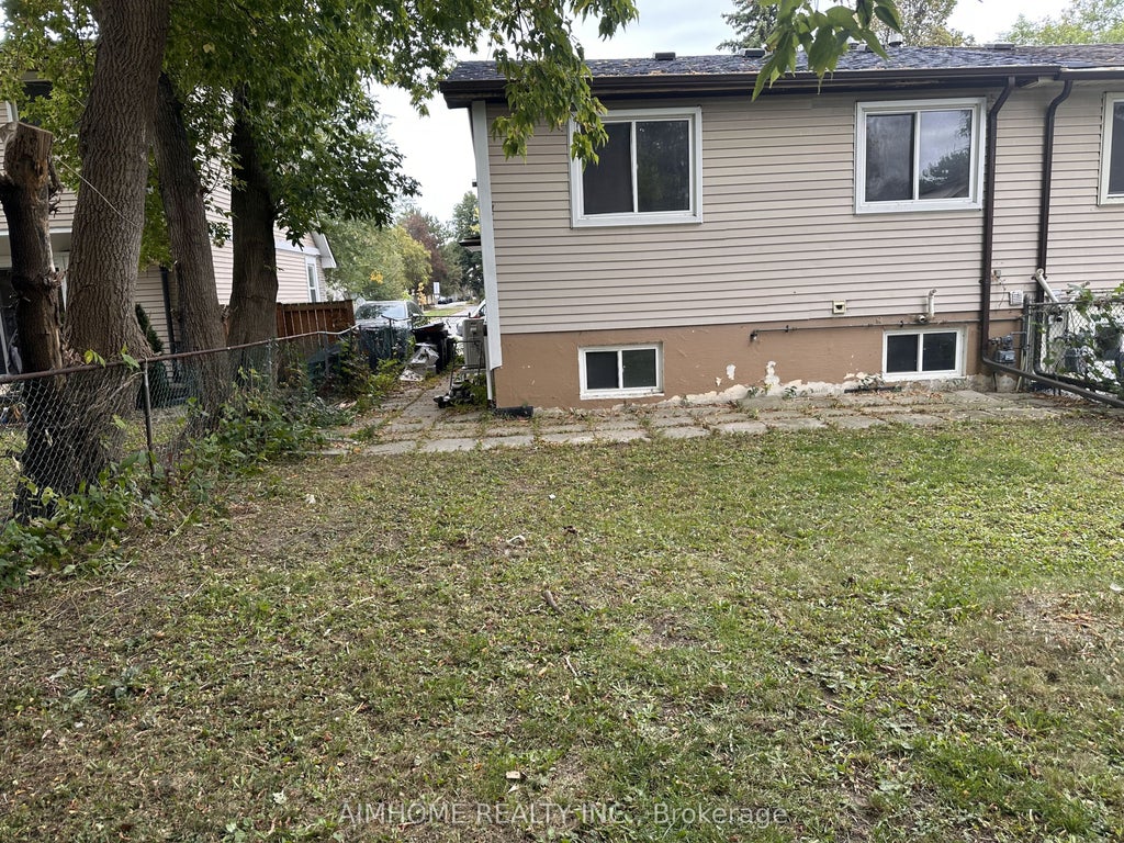 Photo of 302 Cliffwood Road, Toronto, ON M2H 2E5 (MLS # C14096318)