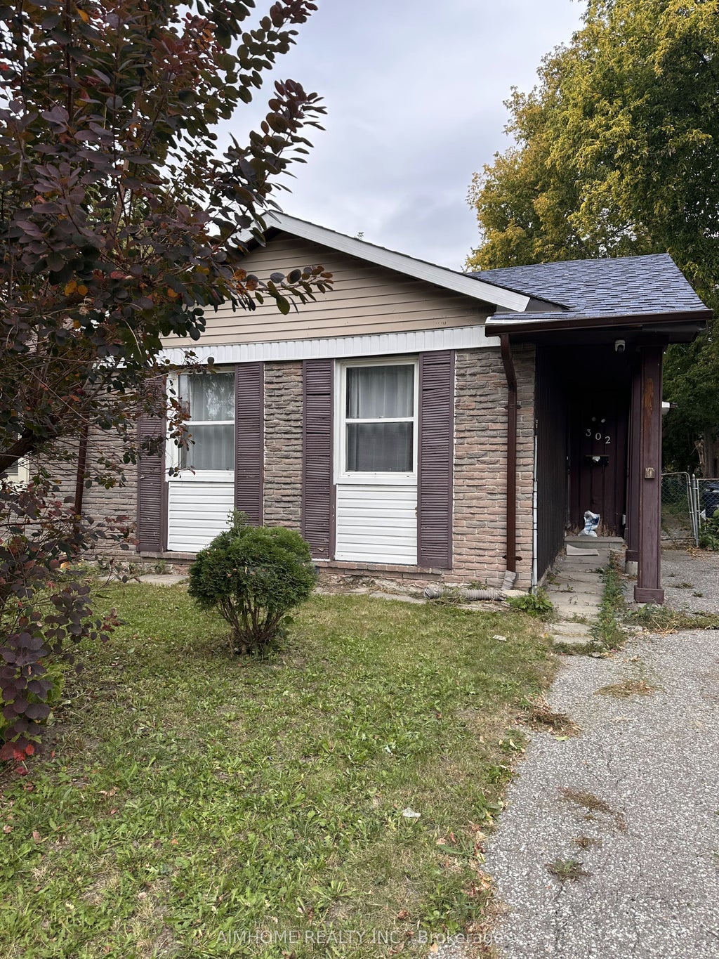 Photo of 302 Cliffwood Road, Toronto, ON M2H 2E5 (MLS # C14096318)