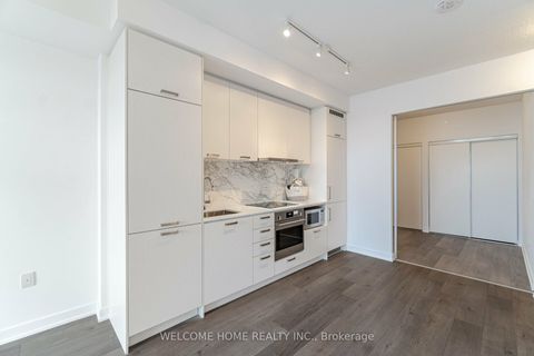 Photo of 38 Honeycrisp Crescent #1019, Vaughan, ON L4K 0M8 (MLS # N12469410)