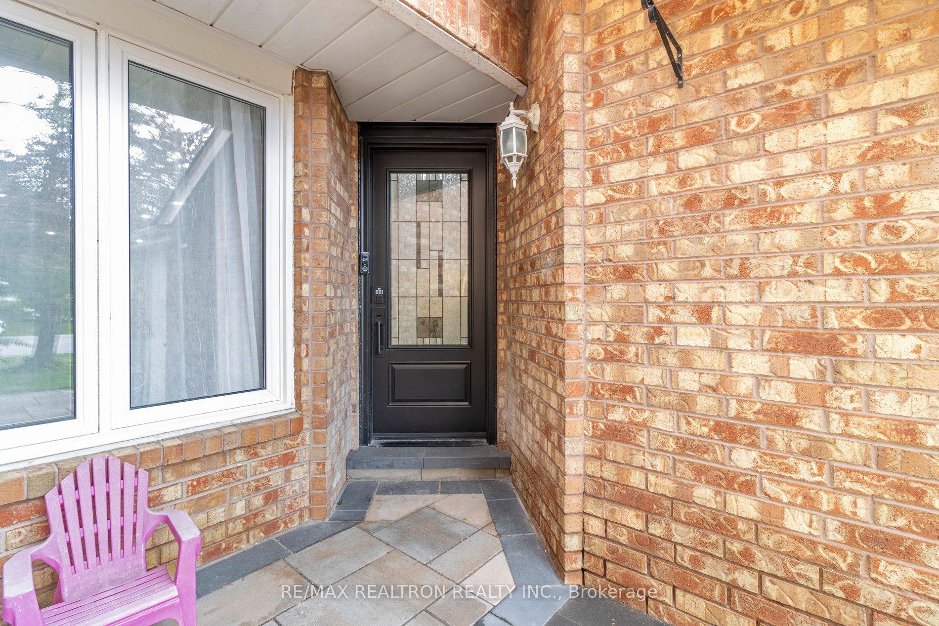 2713 Lindholm Crescent
