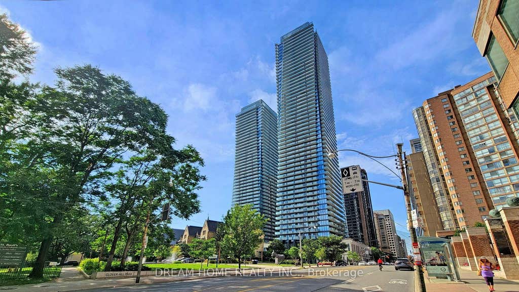 Photo of 1080 Bay Street #709, Toronto, ON M5S 0A5 (MLS # C13691746)