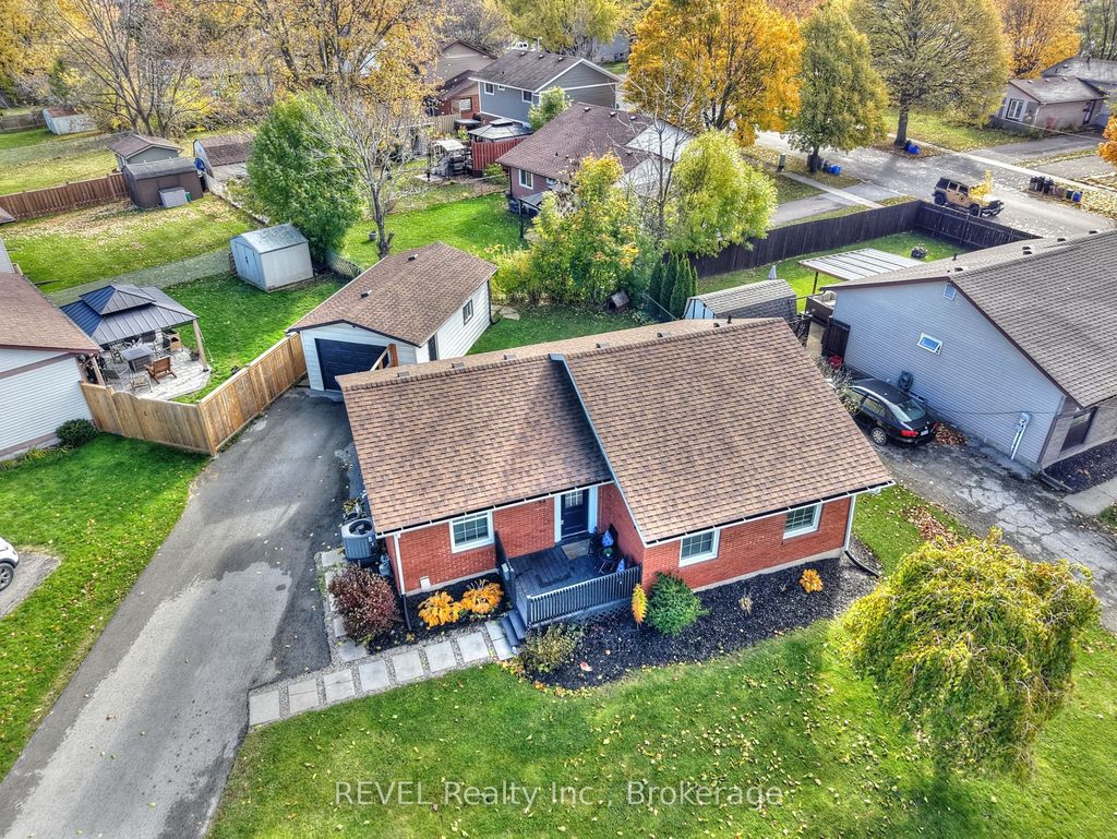 Photo of 11 NEWLEAF Crescent, Welland, ON L3C 6B4 (MLS # X12769450)