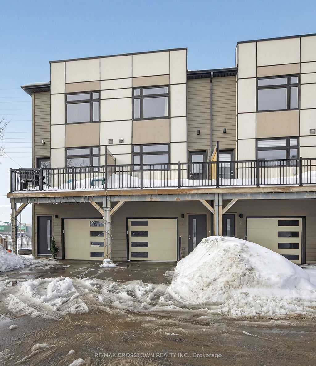 Photo of 540 Essa Road #2, Barrie, ON L4N 9E5 (MLS # S12692134)