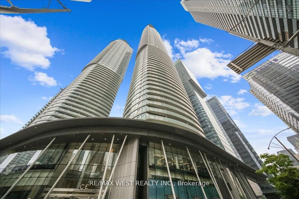 Photo of 14 York Street #512, Toronto, ON M5J 0B1 (MLS # C12447079)