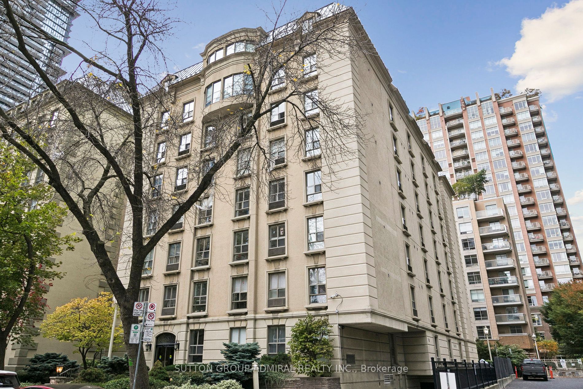 88 Charles Street E 305