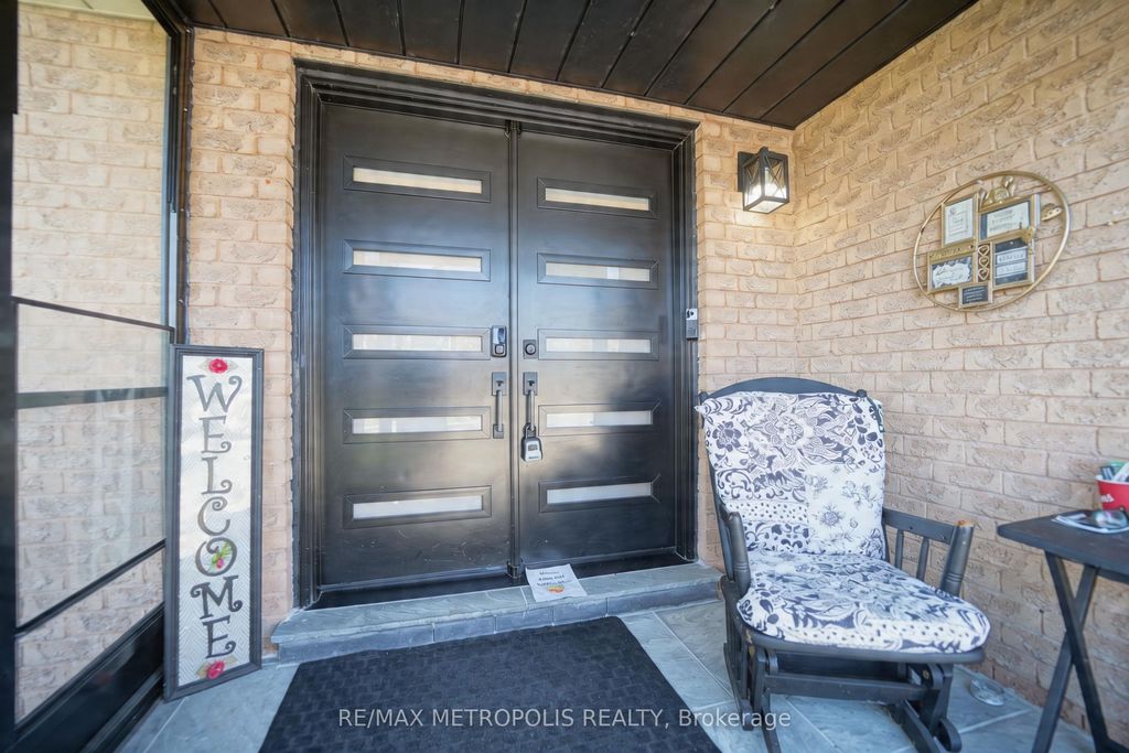 Photo of 19 Glenabbey Drive, Clarington, ON L1E 1C1 (MLS # E13036002)