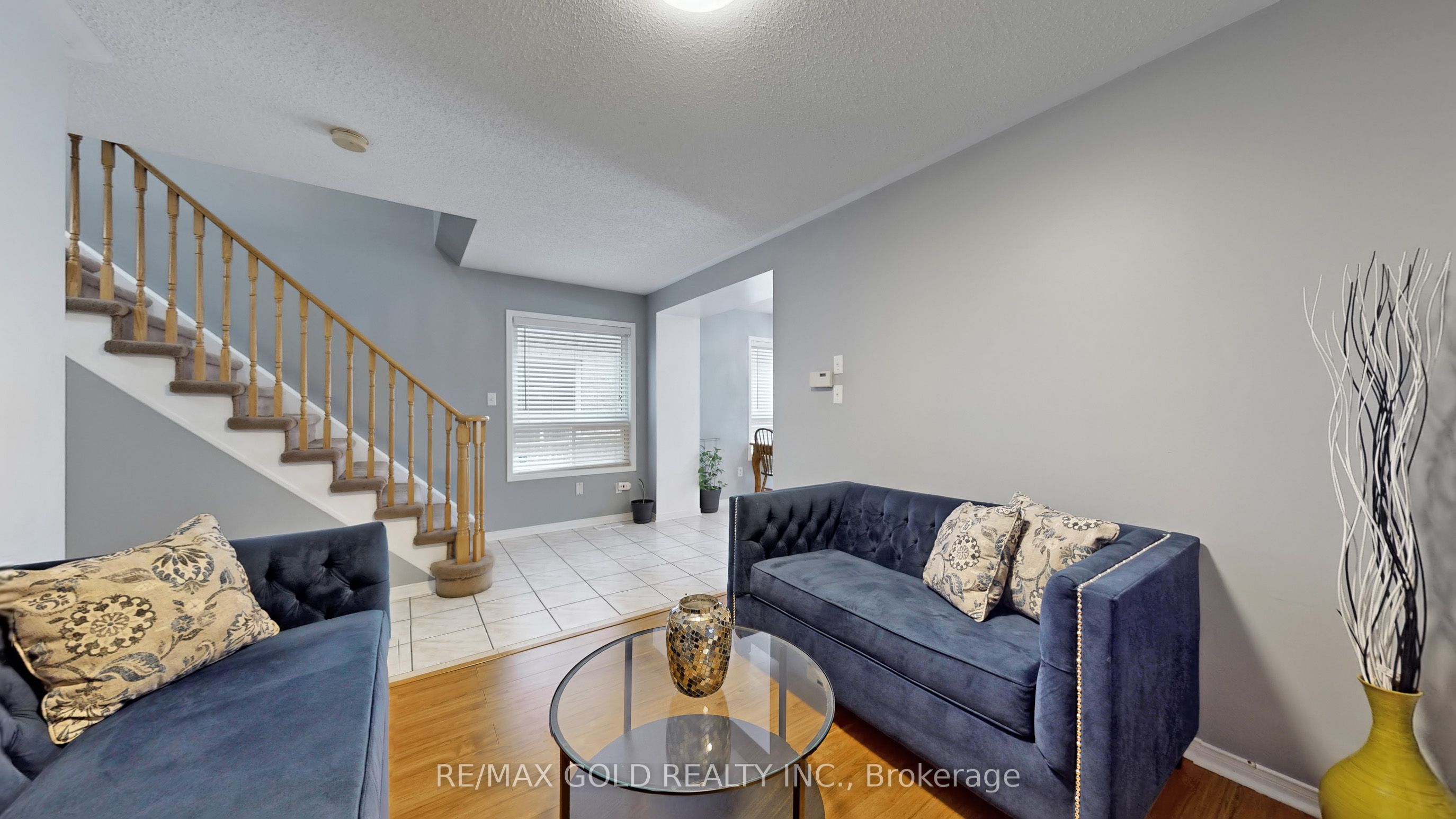 64 Sweet Clover Crescent