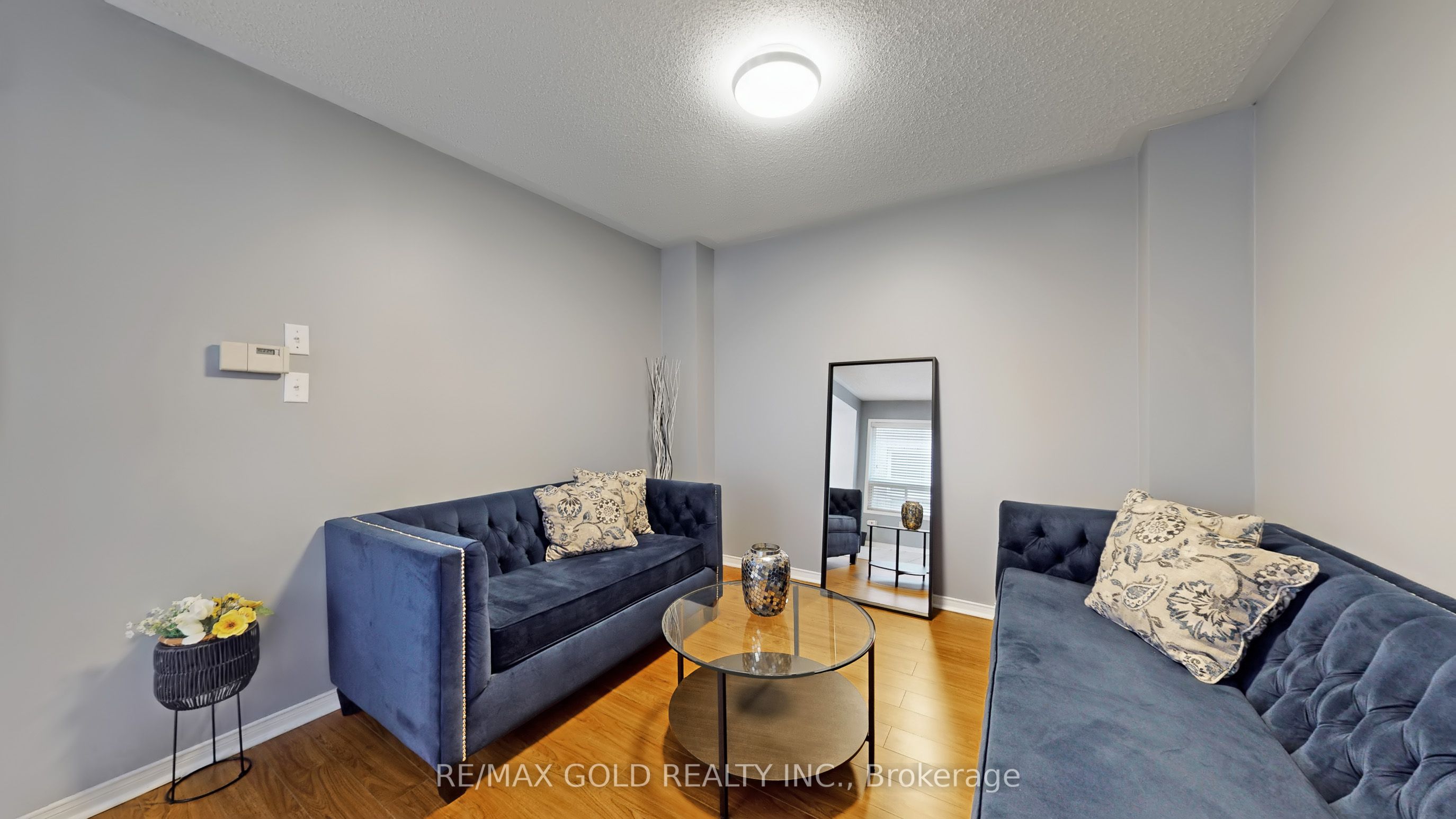 64 Sweet Clover Crescent
